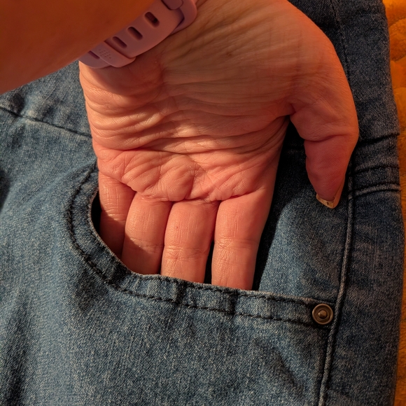 Time and Tru Women's Denim Capris - Medium Blue - Picture 3 of 7